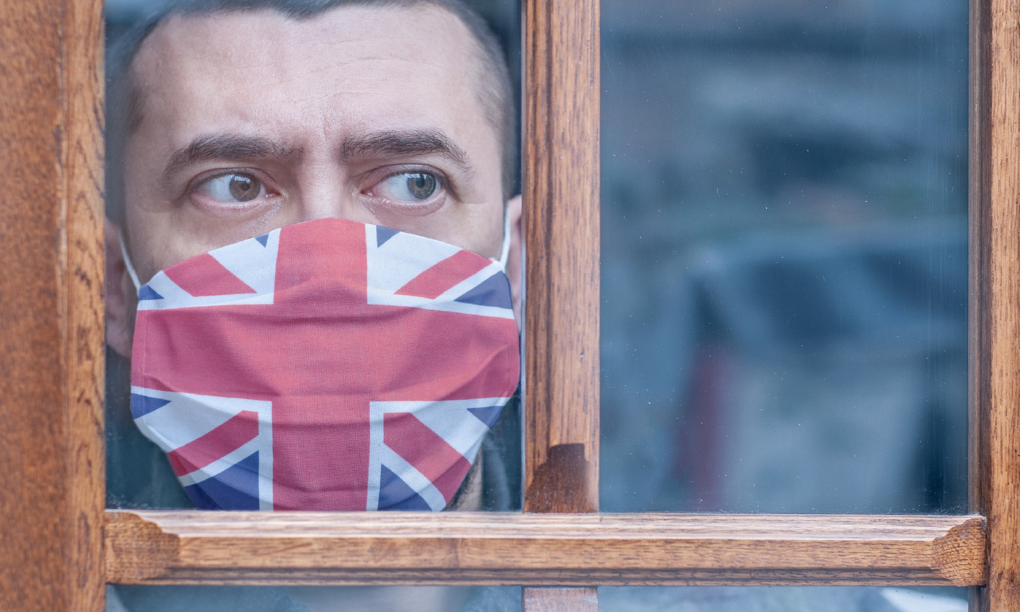 Face à une virulente troisième vague, le Royaume-Uni verrouille ses frontières